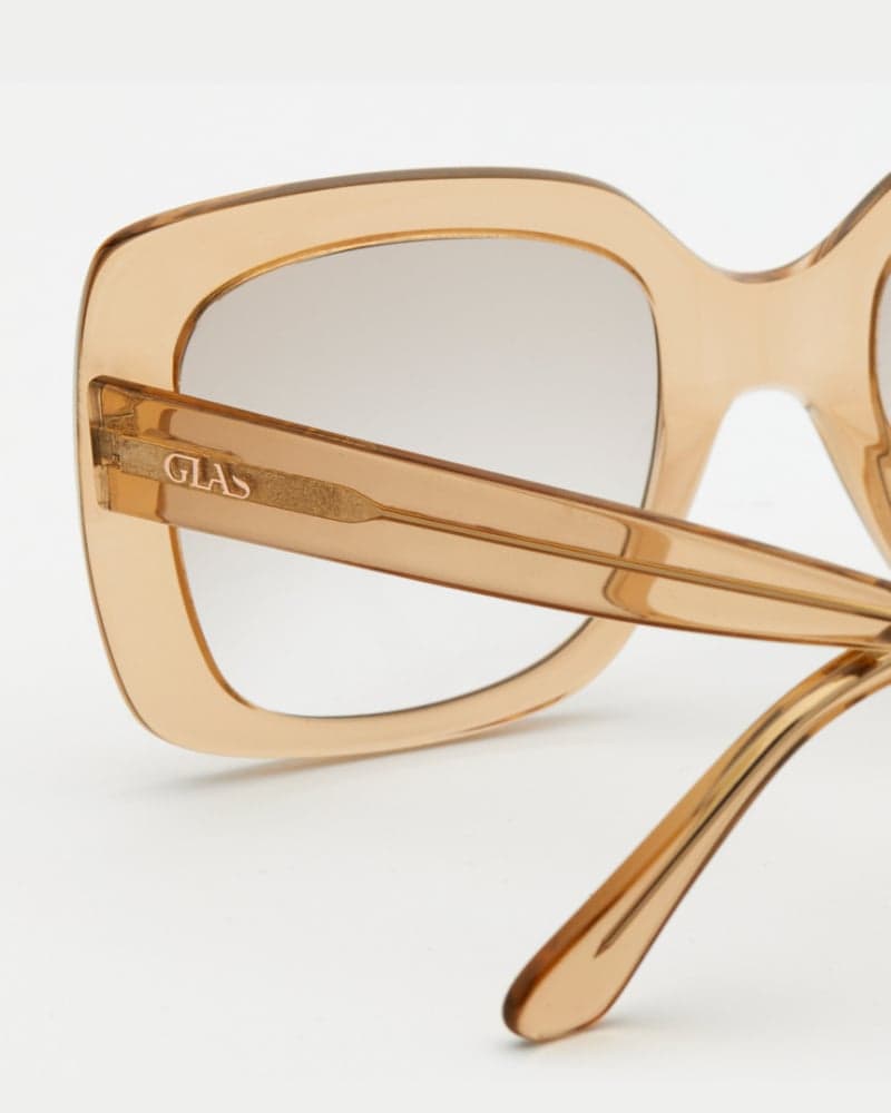 Mio Caramel Tinted Readers