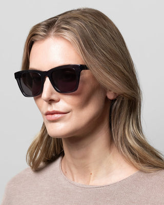 Elin Dark Grey Zonnebrillen