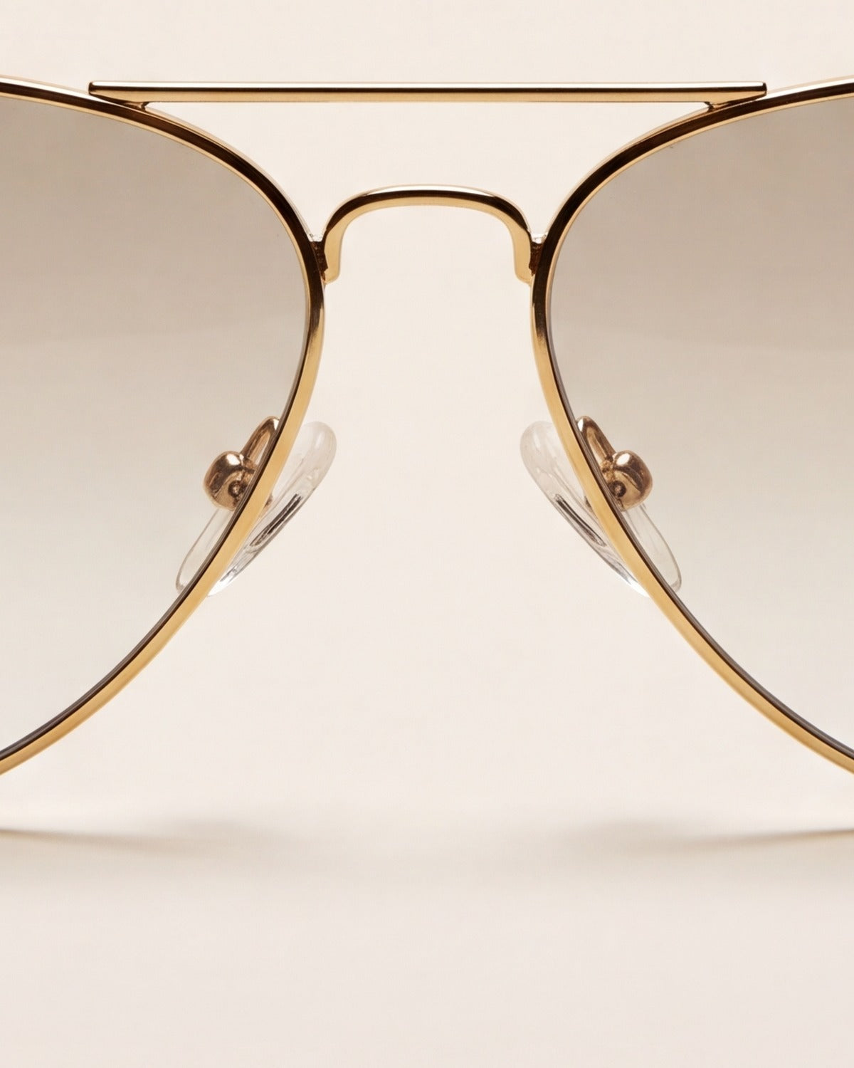 Edda Gold Tinted, detail