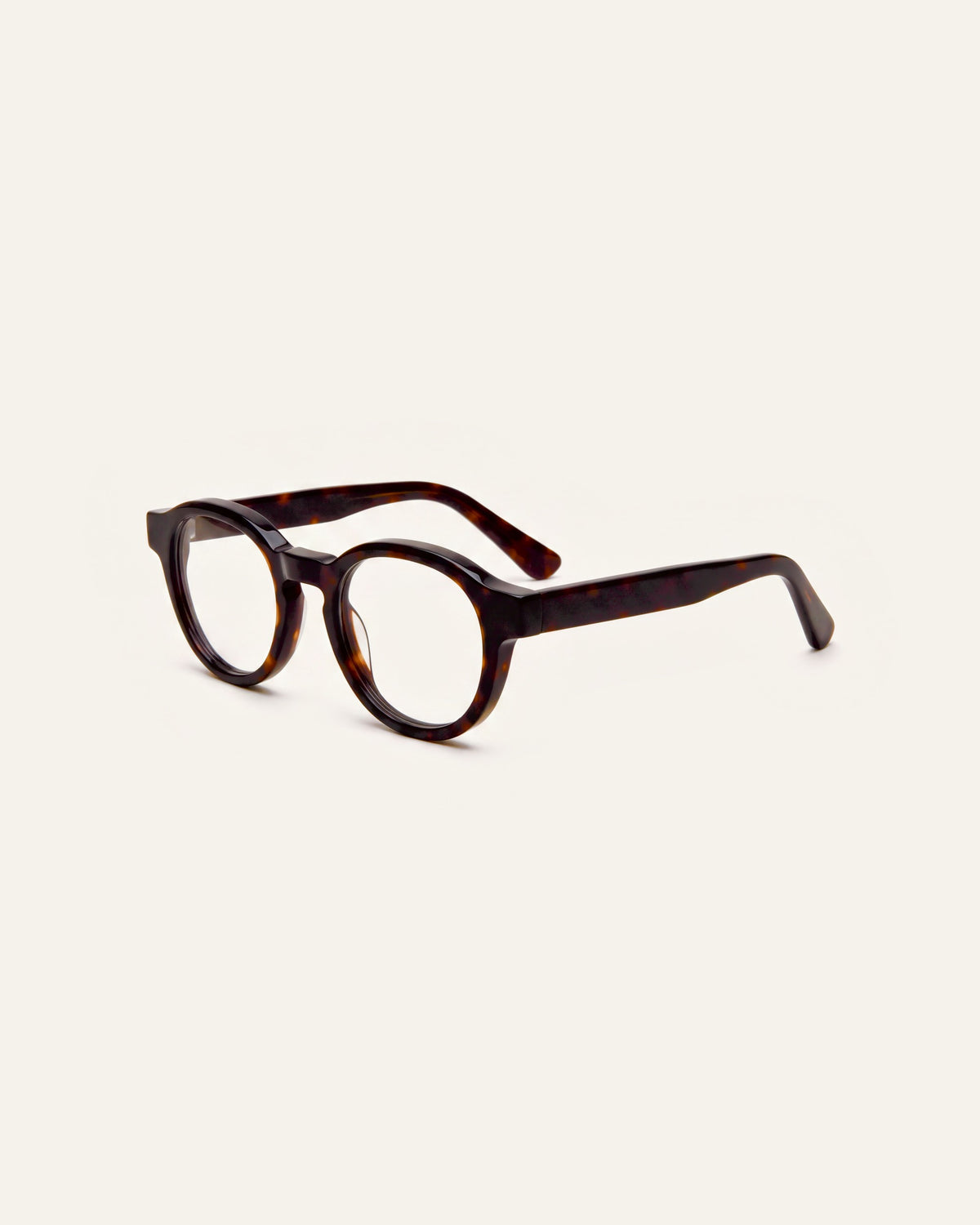 Nora in tortoiseshell, three-quarter view