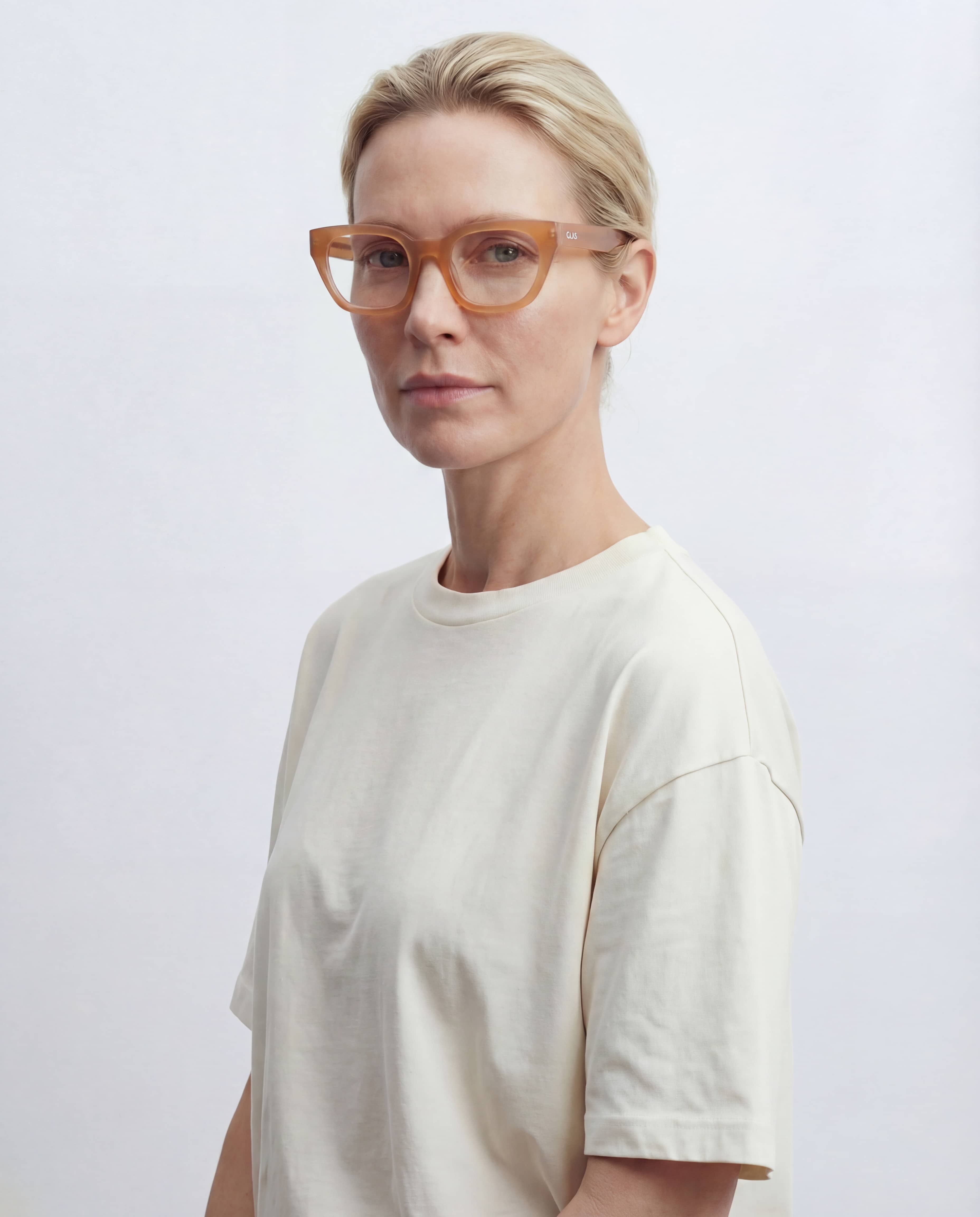 Kiara Yellow Blue Light