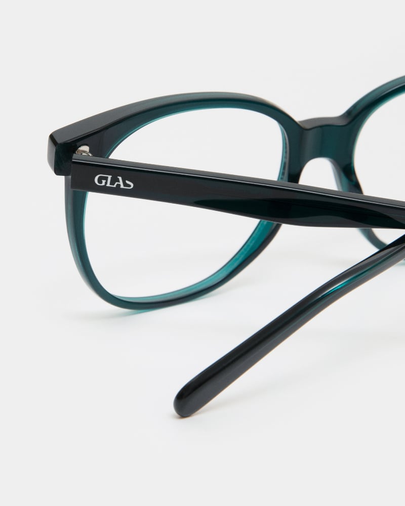 Maya Deep Green Blue Light