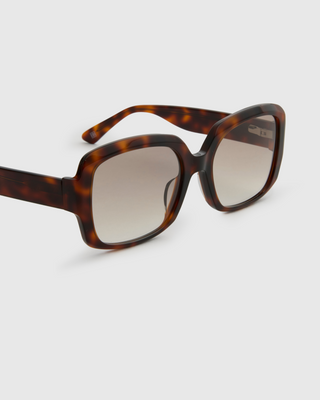 Isabella Classic Havana Tinted